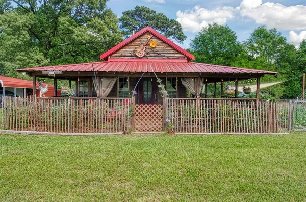 5051 Sunbird Drive, Chandler, TX 75758