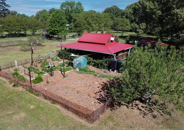 5051 Sunbird Drive, Chandler, TX 75758