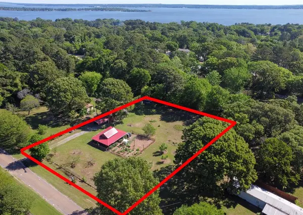 5051 Sunbird Drive, Chandler, TX 75758