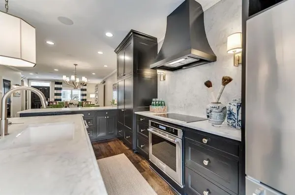 7510 W Northwest Highway #6, Dallas, TX 75225