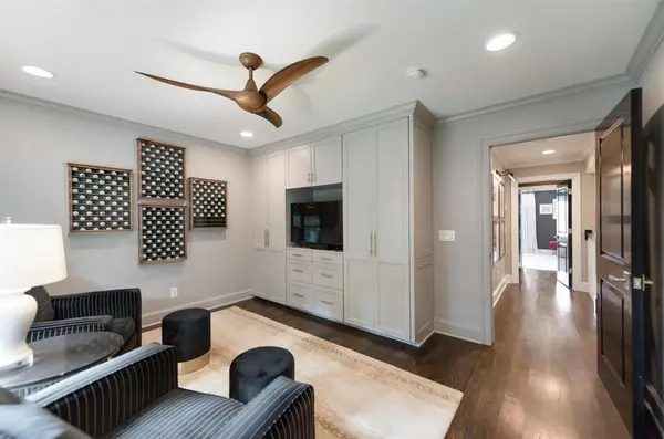 7510 W Northwest Highway #6, Dallas, TX 75225