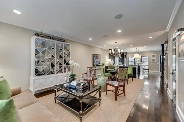 7510 W Northwest Highway #6, Dallas, TX 75225