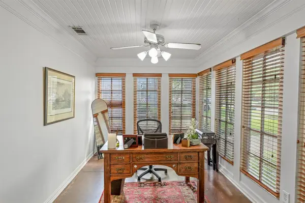 6011 Mccommas Boulevard, Dallas, TX 75206