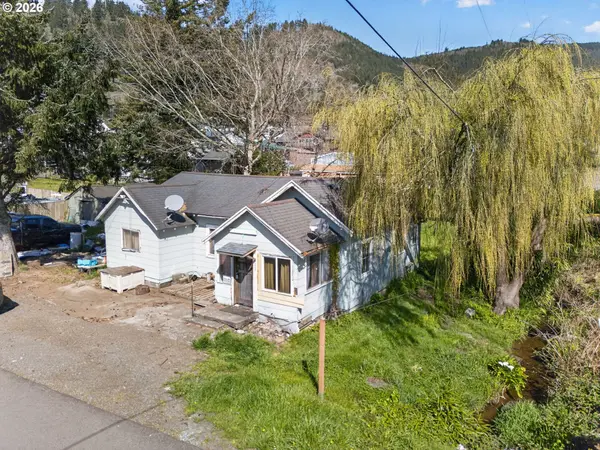 402 ACACIA AVE, Garibaldi, OR 97118