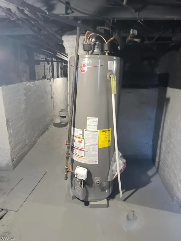 94 Dodd St, East Orange City, NJ 07017