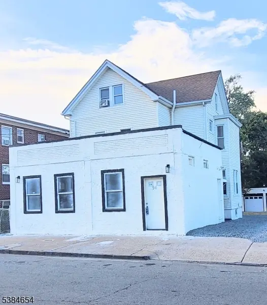 94 Dodd St, East Orange City, NJ 07017