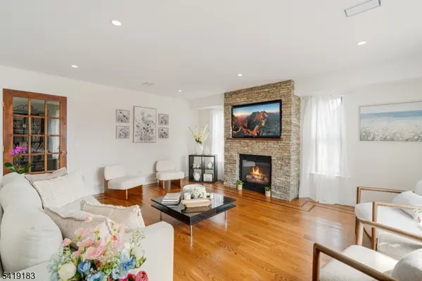 8 Dean Ct, Rutherford Boro, NJ 07070