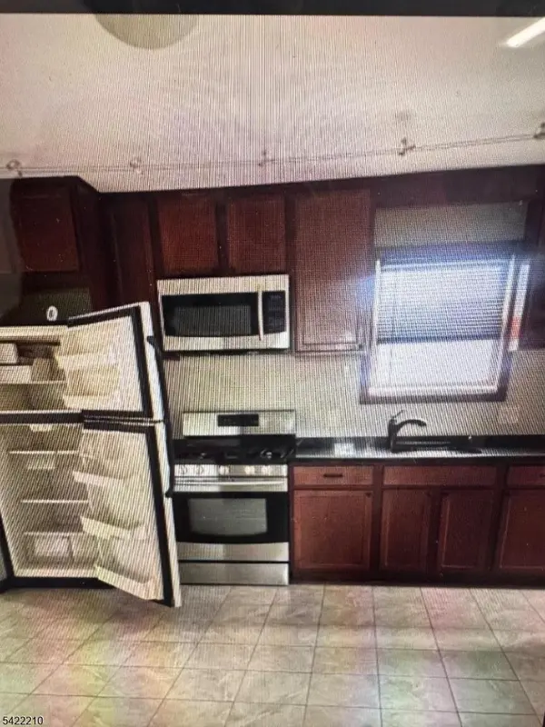 419 Stonewall Ave, Manville Boro, NJ 08835