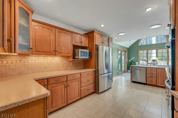 25 Yorke Rd, Mountain Lakes Boro, NJ 07046