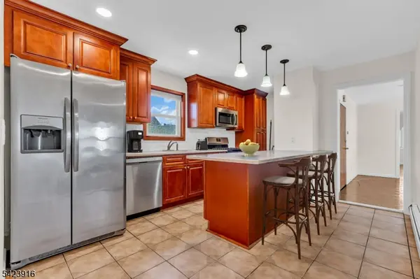 633 Mcgillvray Pl, Linden City, NJ 07036