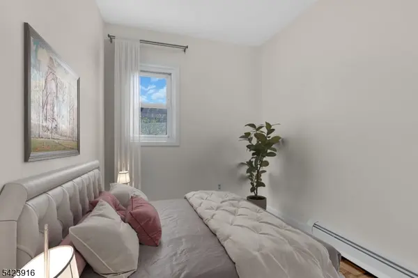 633 Mcgillvray Pl, Linden City, NJ 07036