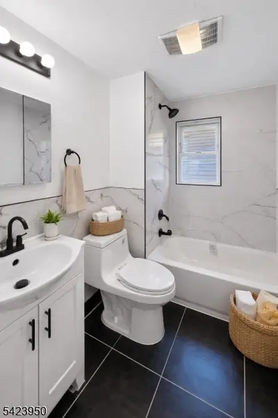 460 William St #2, East Orange City, NJ 07017