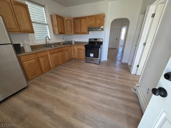 18 Michigan Ave, Paterson City, NJ 07503