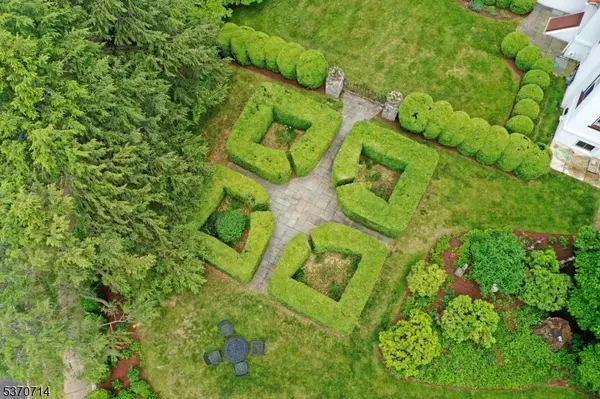 44 Manor Dr, Bernards Twp., NJ 07920