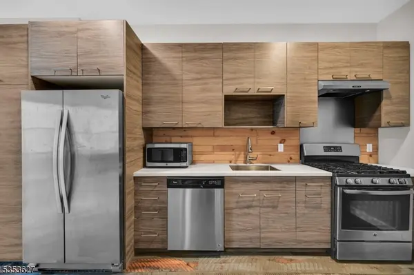 180 Spring St, Newton Town, NJ 07860