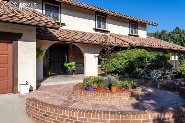 125 Sunbird Cliffs LN, Colorado Springs, CO 80919