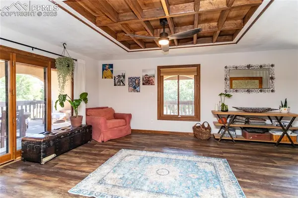 125 Sunbird Cliffs LN, Colorado Springs, CO 80919