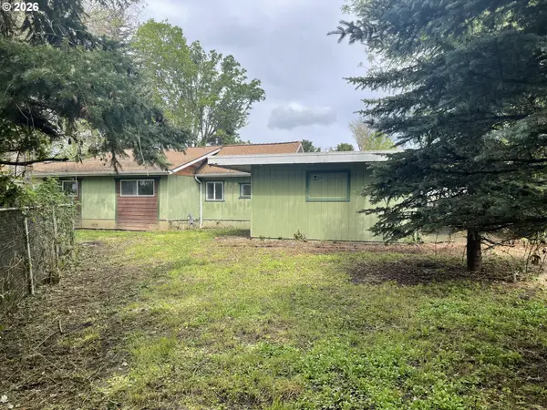 911 NE NEWTON CREEK RD, Roseburg, OR 97470