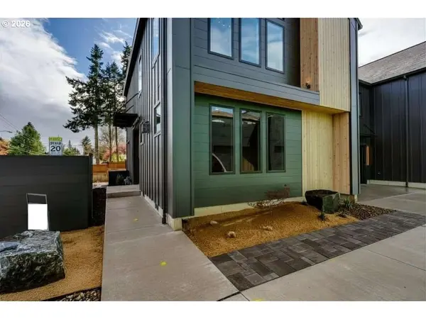 2624 GILHAM RD, Eugene, OR 97408