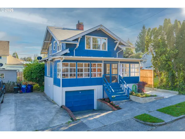 1131 COMMERCIAL AVE, Coos Bay, OR 97420