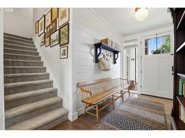 19065 NE BEAVER LN, Aurora, OR 97002