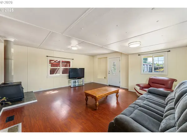 8951 SE FULLER RD #7, Happy Valley, OR 97086