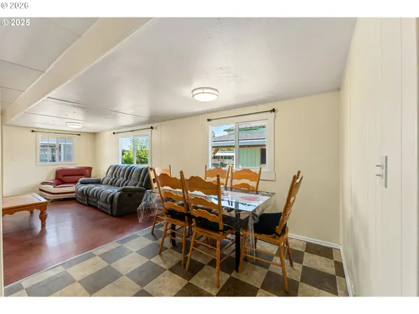 8951 SE FULLER RD #7, Happy Valley, OR 97086