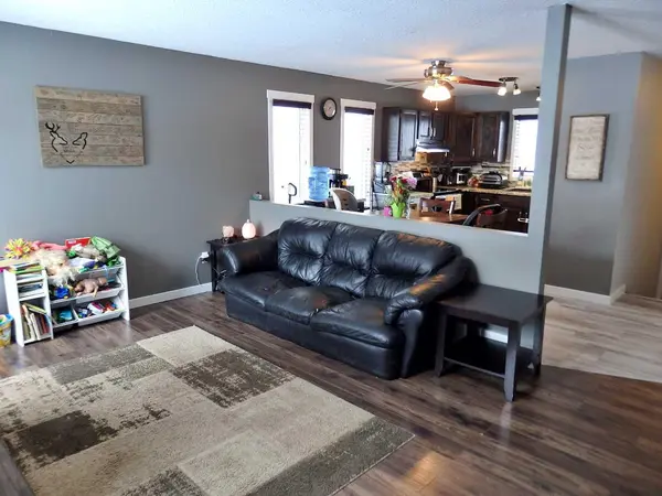 4702 50 AVE, Dewberry, AB T0B 1G0