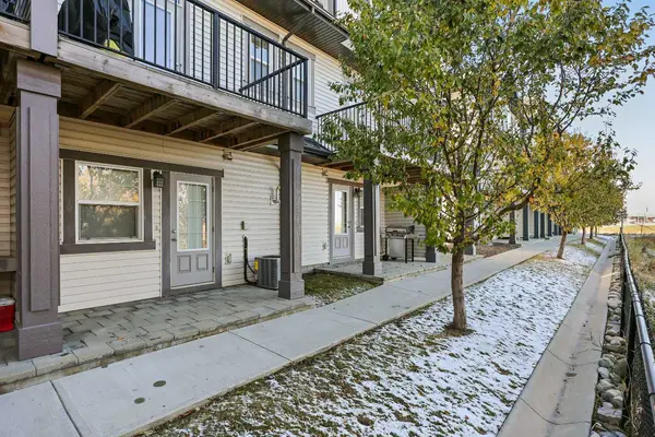 68 New Brighton PT SE, Calgary, AB T2Z 1B8