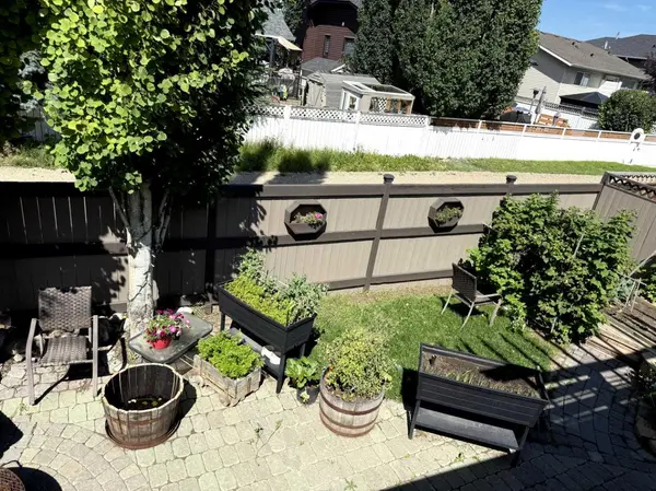 1328 Meadowbrook DR SE, Airdrie, AB T4A 2A3