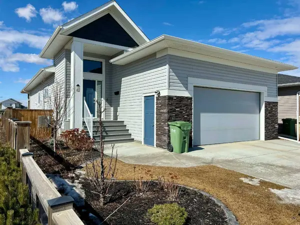 36 Thorkman AVE, Red Deer, AB T4P 0Y8