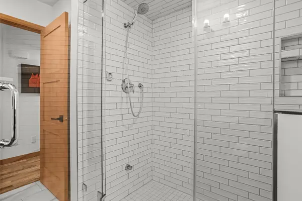 18 Pinewood CRES, Canmore, AB T1W 1P8