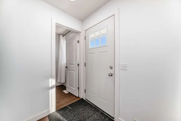 60 Erin Mount CRES SE, Calgary, AB T2B 2S3