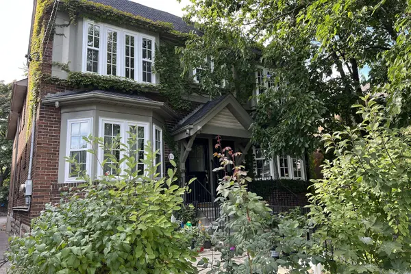 126 Braemar AVE #Upper, Toronto C03, ON M5P 2L4