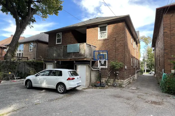 126 Braemar AVE #Upper, Toronto C03, ON M5P 2L4