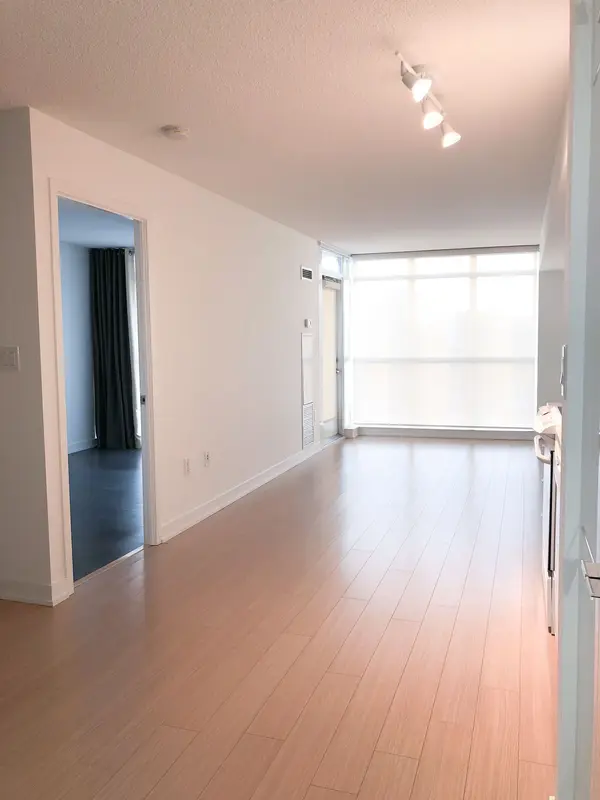 151 Dan Leckie WAY #820, Toronto C01, ON M5V 4B2