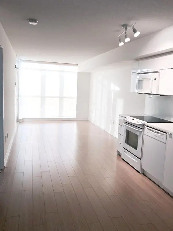 151 Dan Leckie WAY #820, Toronto C01, ON M5V 4B2