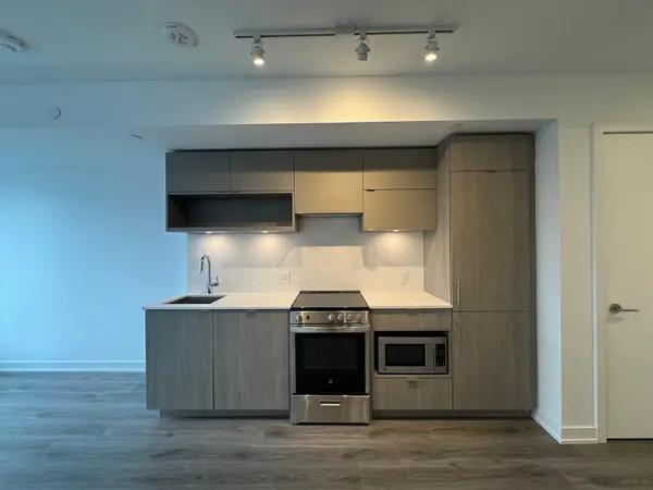 100 Queen ST E #1607, Toronto C08, ON M5C 1S6