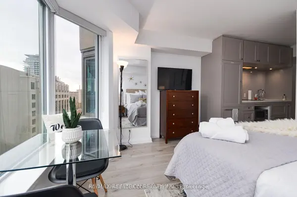 155 Yorkville AVE #1408, Toronto C02, ON M5R 1C4