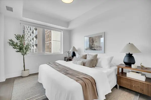 664 Spadina AVE #503, Toronto C01, ON M5S 2H7