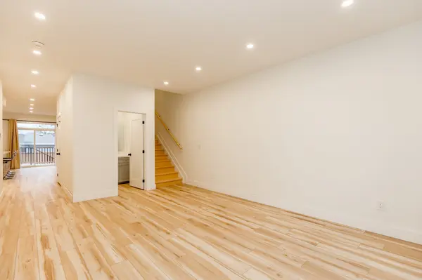 781 Oliva ST, Pickering, ON L1W 2V9