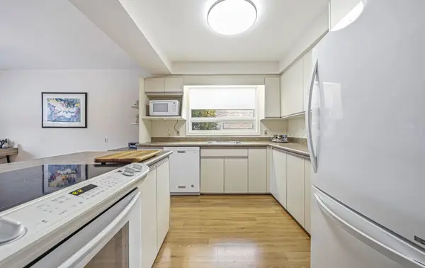 81 Marica AVE, Oshawa, ON L1G 3G9