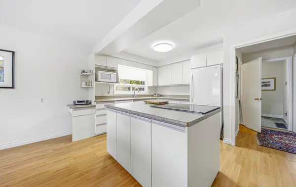 81 Marica AVE, Oshawa, ON L1G 3G9