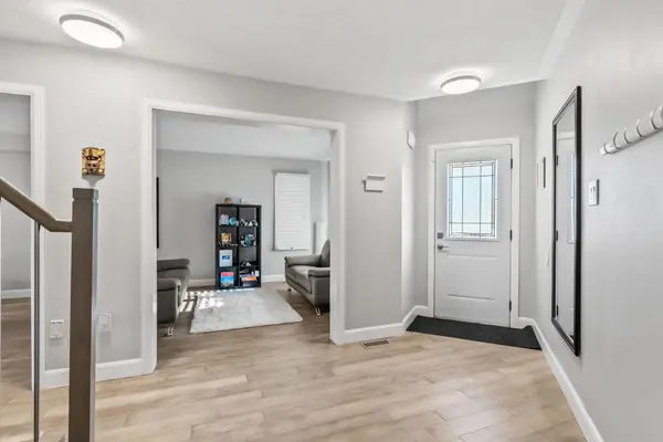 1040 Beaver Valley CRES, Oshawa, ON L1J 8N2