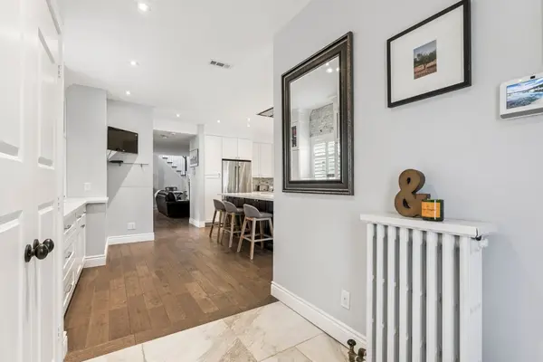 1628 Woodbine Heights BLVD, Toronto E03, ON M4B 3A5