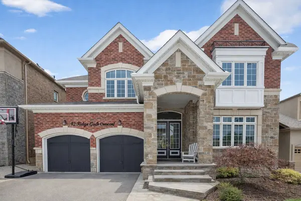 72 Ridge Gate CRES, East Gwillimbury, ON L0G 1M0