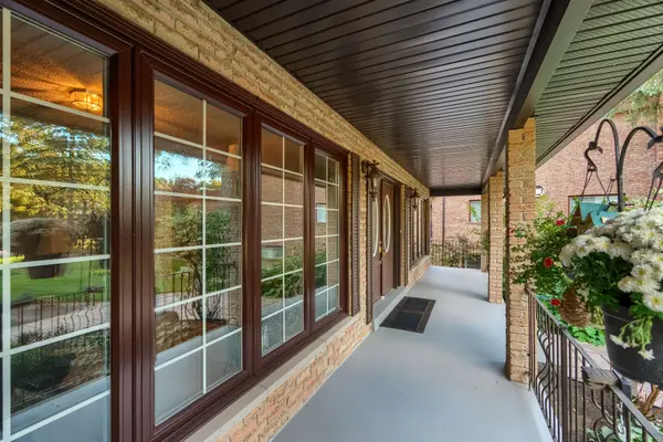 17 Black Willow CT, Richmond Hill, ON L4E 2M7