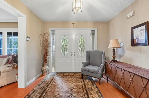 17 Black Willow CT, Richmond Hill, ON L4E 2M7