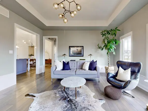 2 Thoroughbred DR, Oro-medonte, ON L0K 1E0