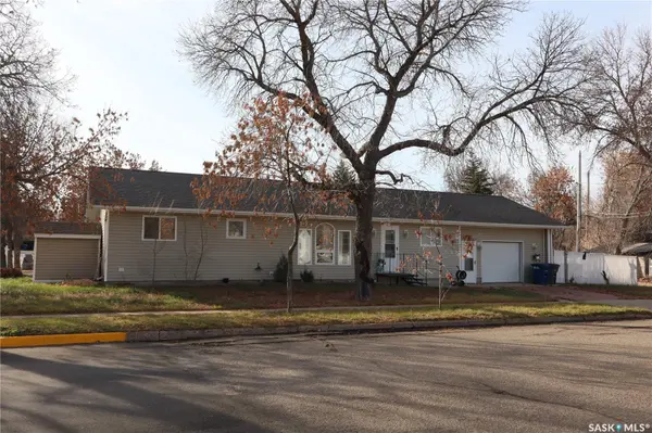 602 Centre STREET, Assiniboia, SK S0H 0B0